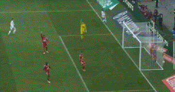 2-1，33岁阿森纳旧将送点+无敌双响炮：助法甲第6逆转，拒绝2连败